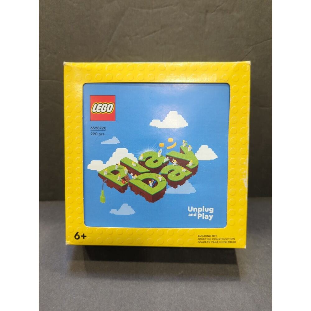 Lego Play Day 2024 - Exclusive Employee Gift 6528720 Open‎ Box